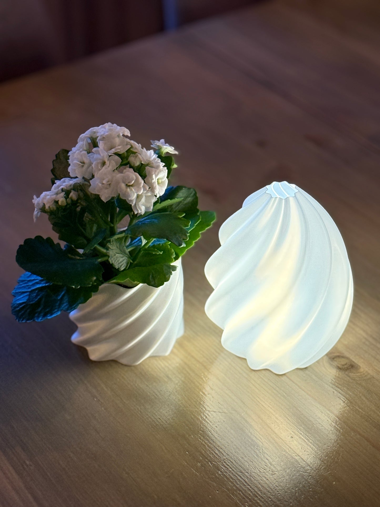 PureDesigns WAVY Lysegg - LED