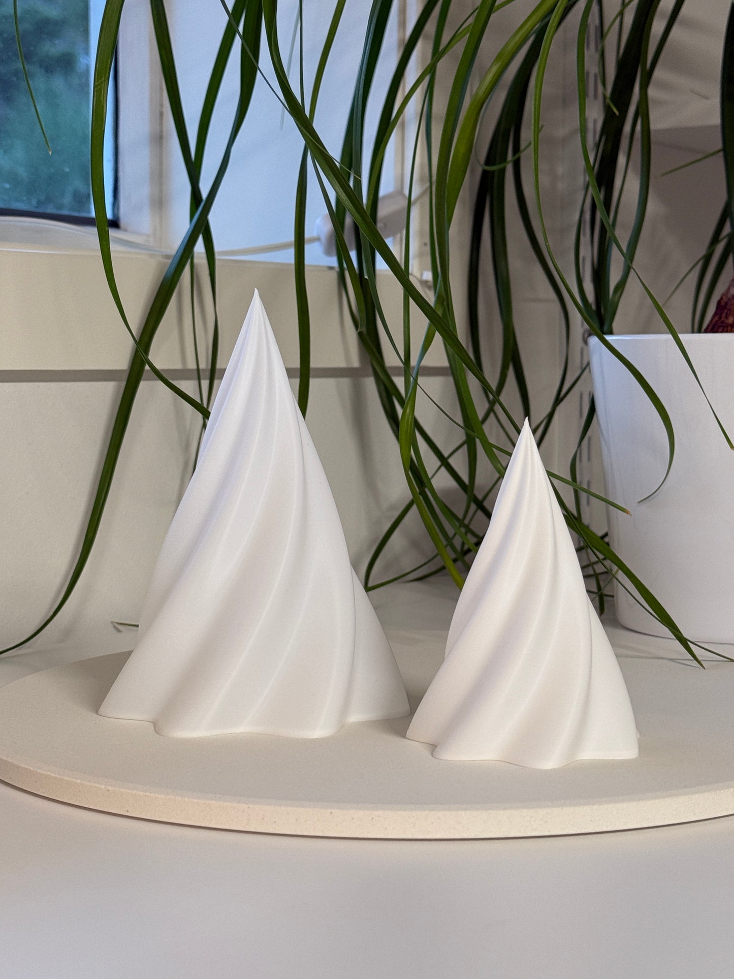 To Vintertre Hvit 3D printet PLA
